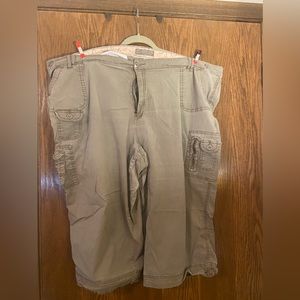 Cargo style Capri.
